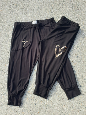 3/4 Black Leopard Print Pants