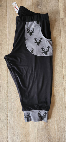 Black 3/4 Stag Print Pants
