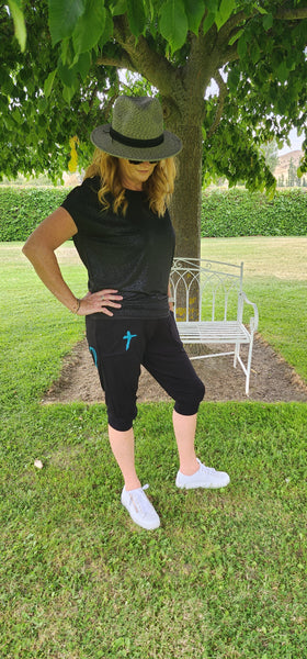 3/4 Black Teal Print Pants