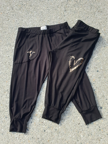 3/4 Black Leopard Print Pants