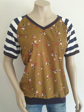 Bird Print Navy V Top